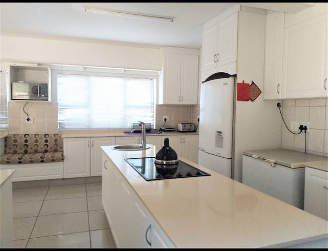 6 BEDROOM HOUSE FOR SALE IN ATHLONE PARK